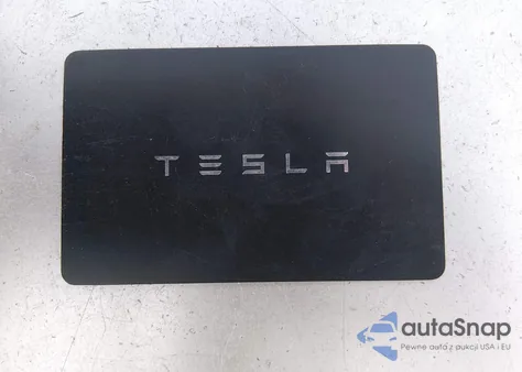 2020 Tesla Model Y Long Range Dual Motor All-Wheel Drive z USA, uszkodzony, nr VIN 5YJYGDEE6LF054872